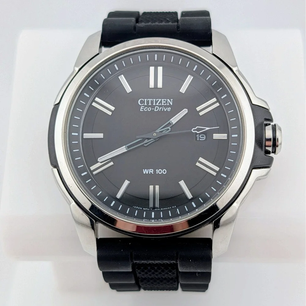 Citizen Eco-Drive Weekender J810-S082781 WR100 Black Dial Solar Men's Watch 44mm